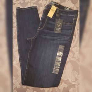 💕💕NWT American Eagle Jegging 💕💕